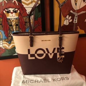 Michael kors handbag 🐼